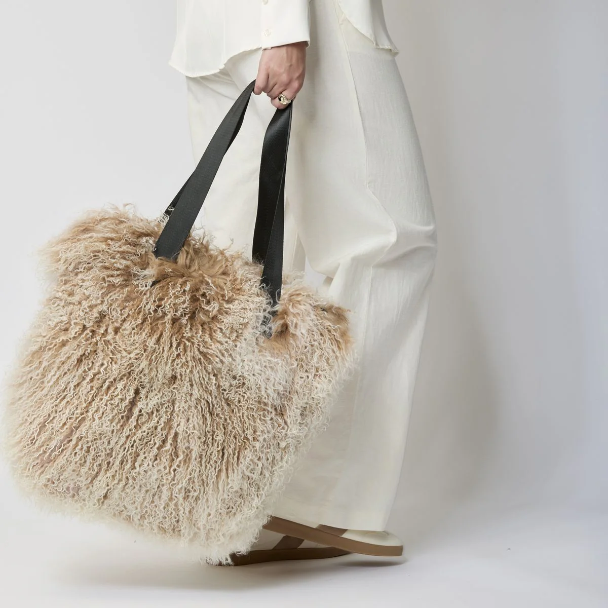 Hailey Shopper - Image 4
