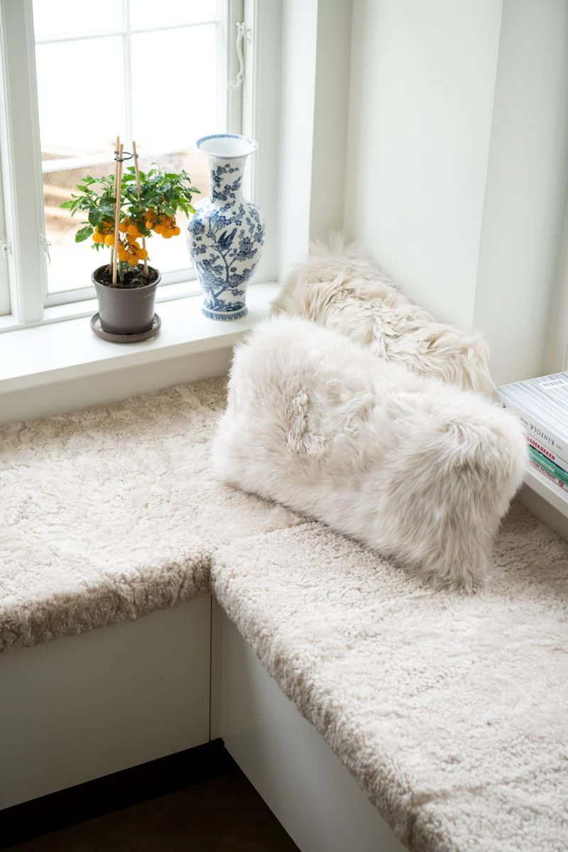 Long-Wool Sheepskin Cushion | Doublesided | New Zealand | 25x50 cm - Image 8