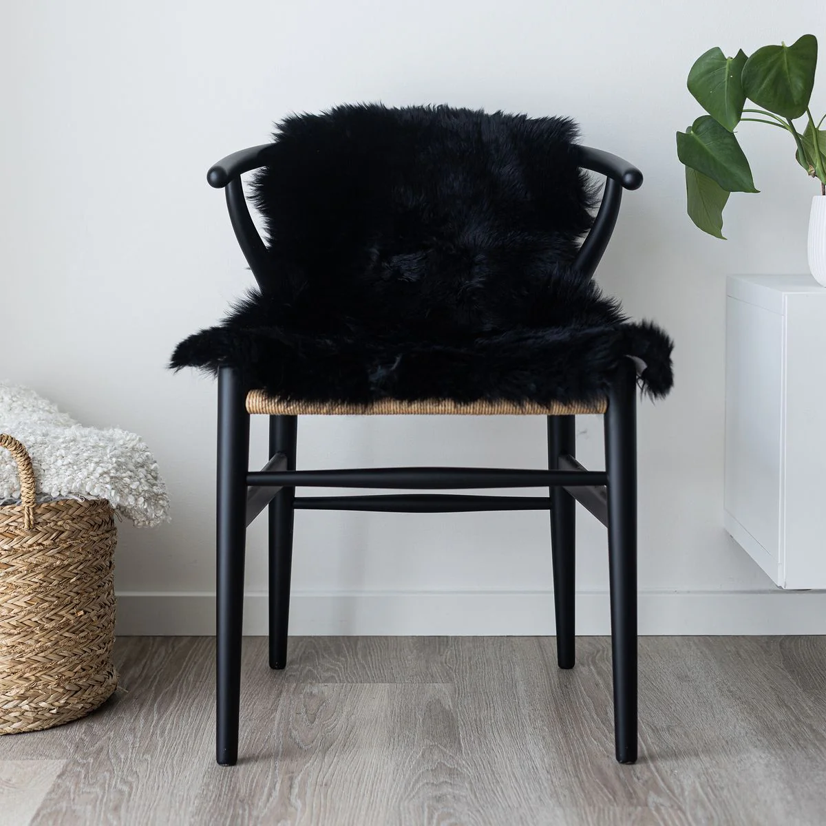 Black Merino Sheepskin | New Zealand | approx. 90x60 cm - Image 6